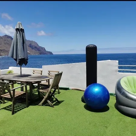 Ocean Front La Maresia 2 아파트